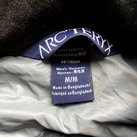 ARC'TERYX BLACK WINDBREAKER CASUAL OUTDOOR JACKET MENS SIZE MEDIUM - Picture 3 of 6